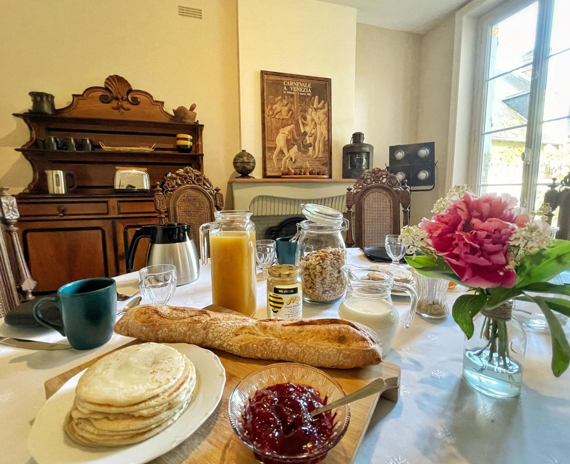 La Maison Voyage Bed And Breakfast Onzain Luaran gambar